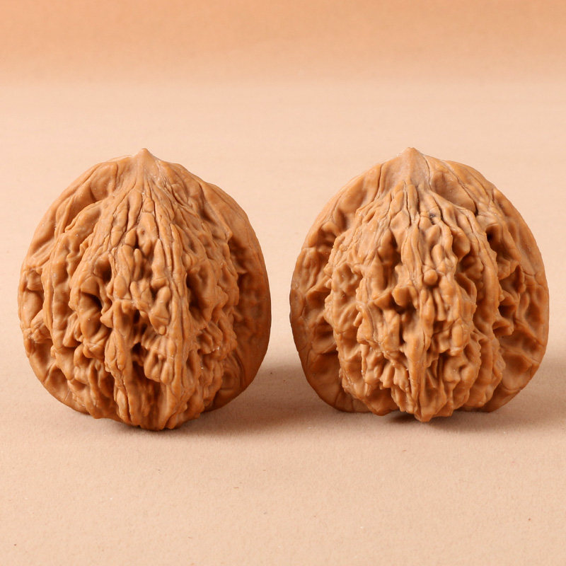 Unique Art Craft - Natural Wenwan Walnut Hand Massage Balls